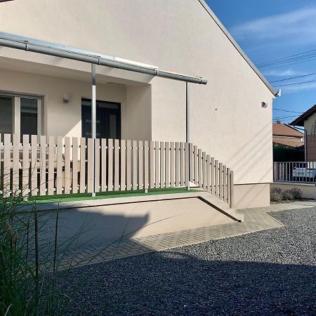 Вилла Otthon A Balatonon Vendeghaz Кестхей Экстерьер фото