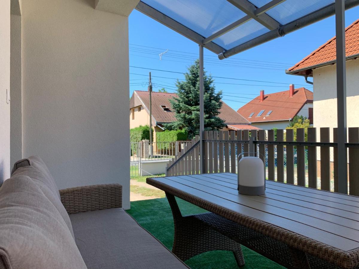 Вилла Otthon A Balatonon Vendeghaz Кестхей Экстерьер фото